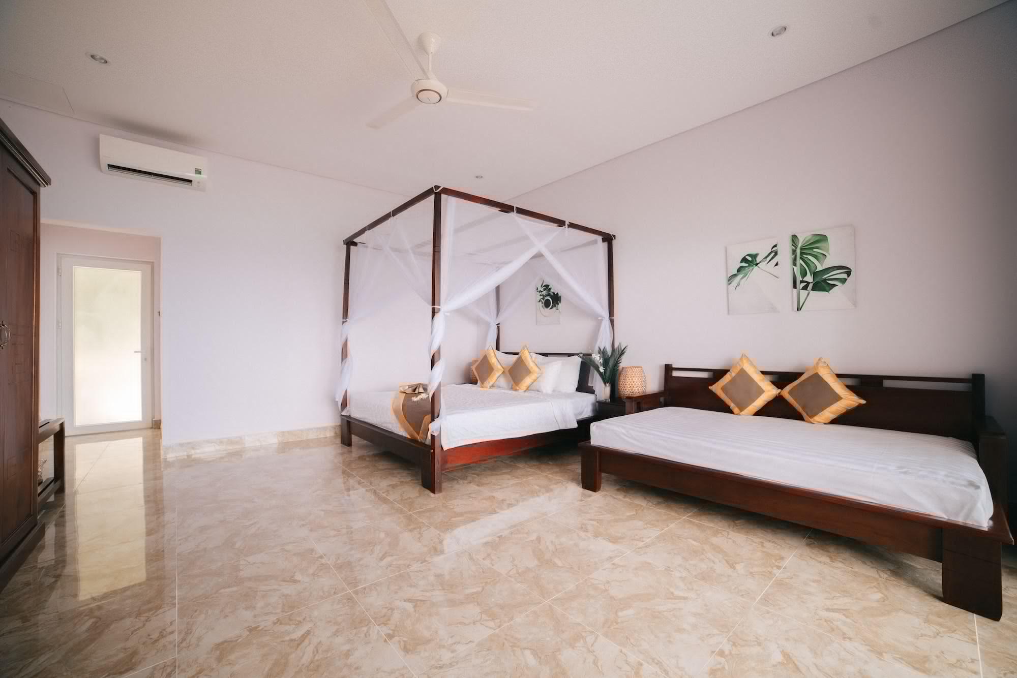 Sea Sense Resort 4*