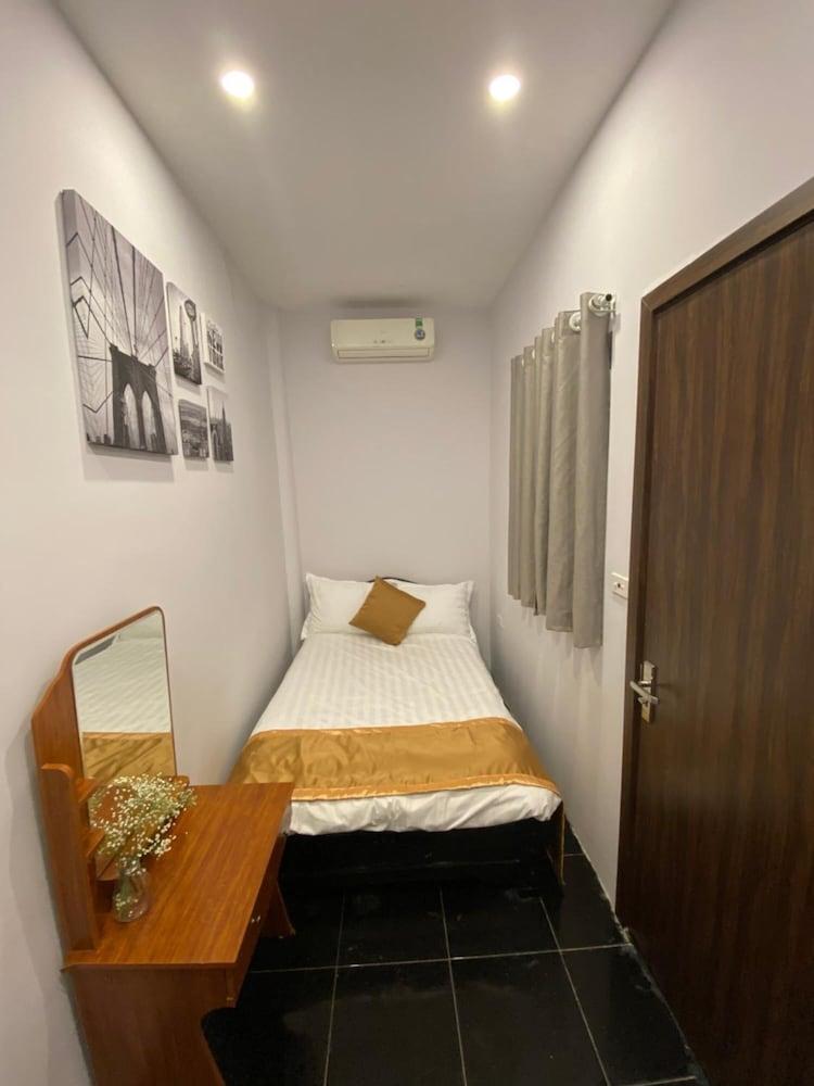 Thuc At 3Am - Hanoi Lotus Hostel