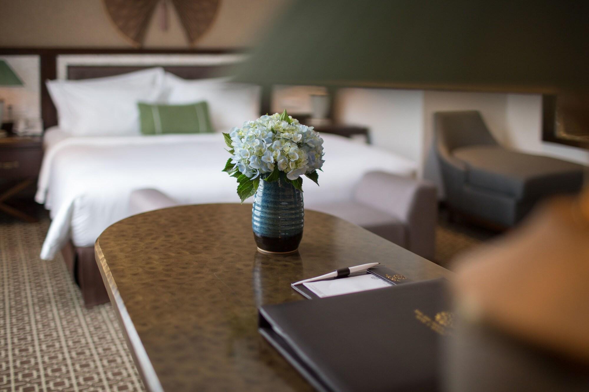 Hidden Charm & Hotel Ninh Binh