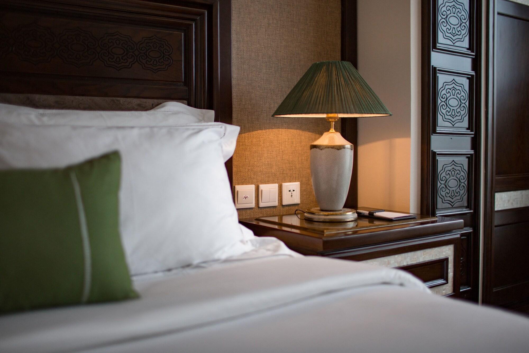 Hidden Charm & 4* Ninh Binh