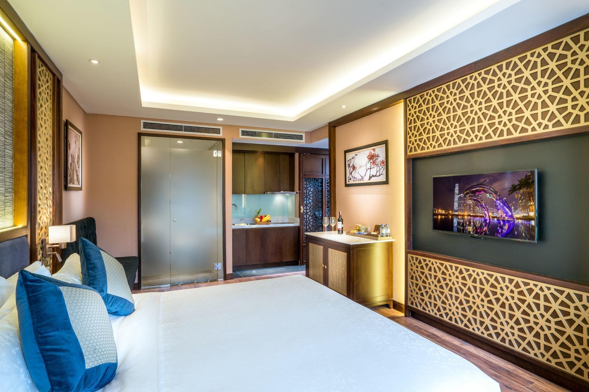 Hotel Conifer Grand