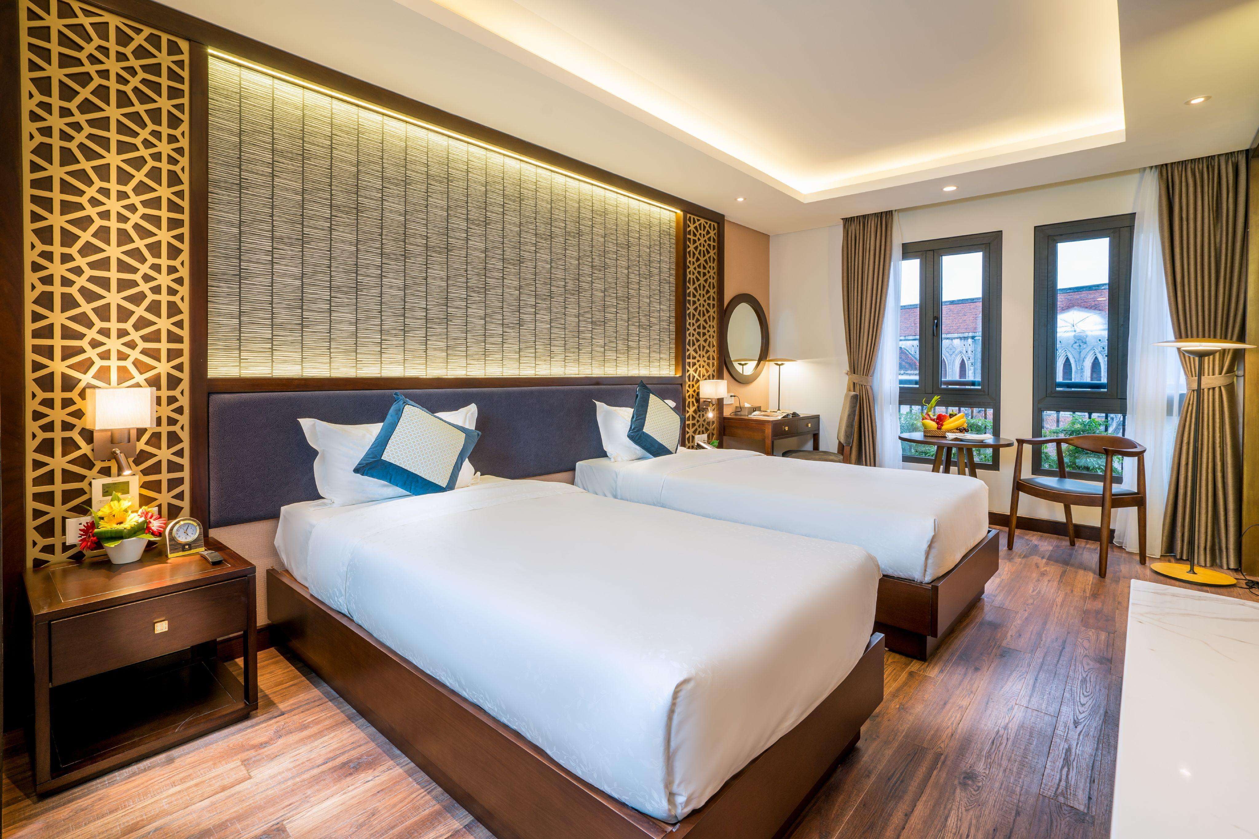 Conifer Grand Hotel 4*