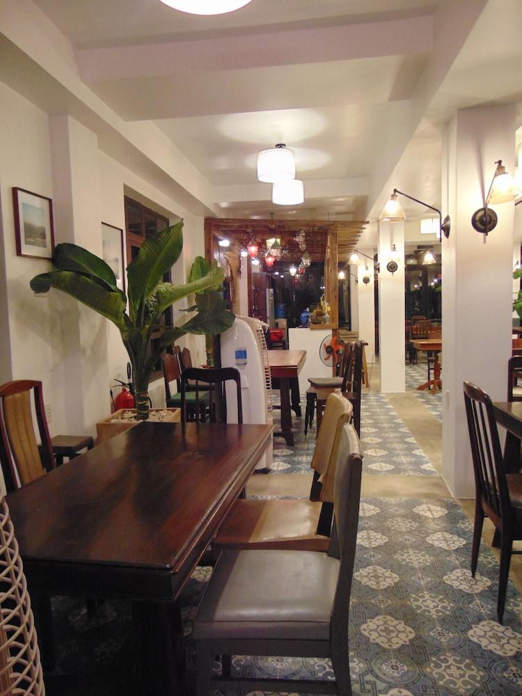 Hotel De Condor Chi Khu Co Ong