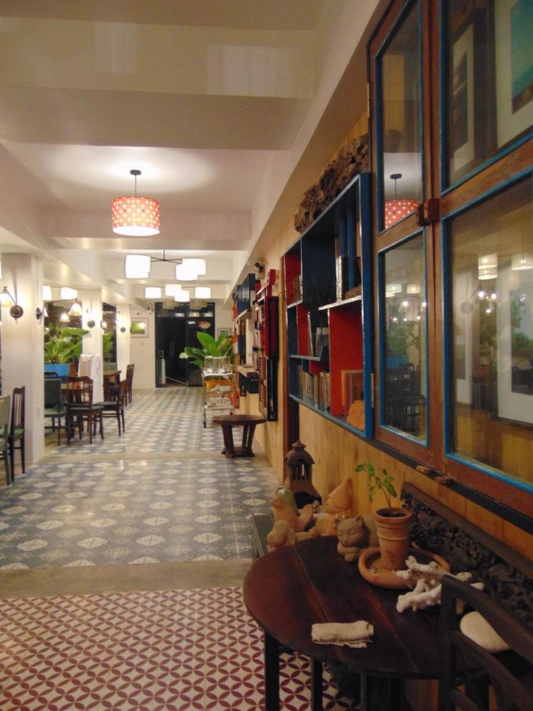 Hotel De Condor