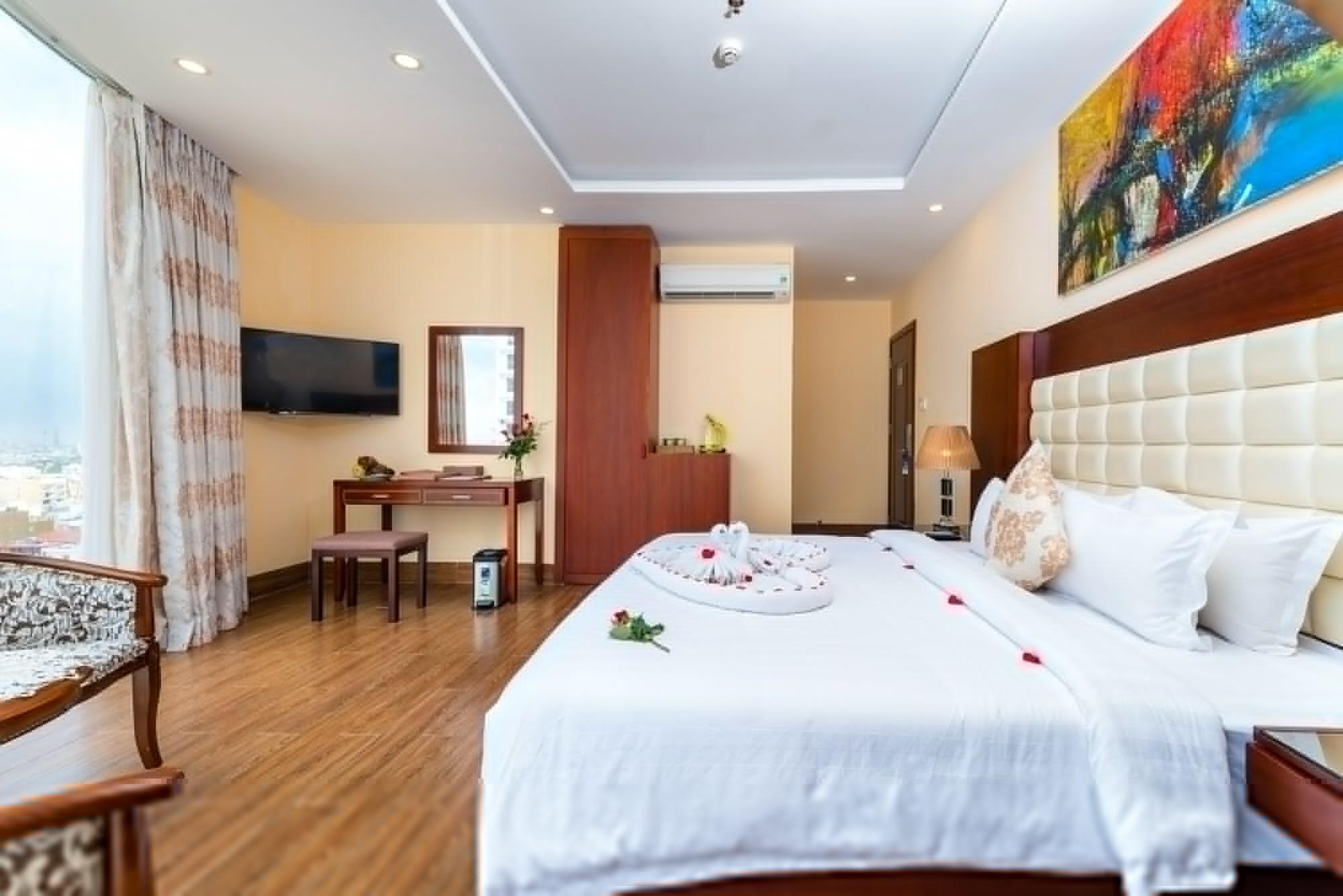 Nhat Minh And Hotel 4*