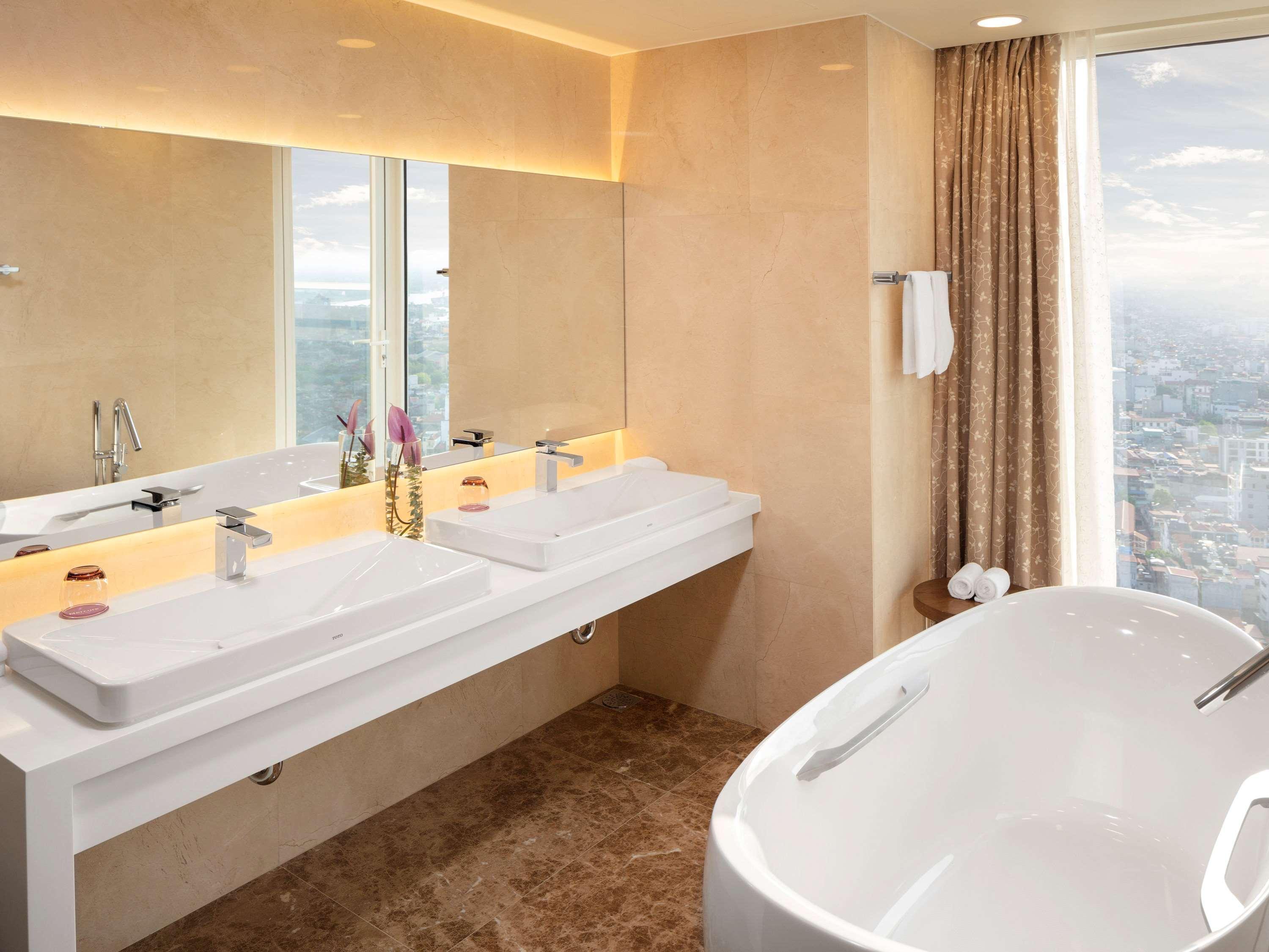 Mercure Phong 5*