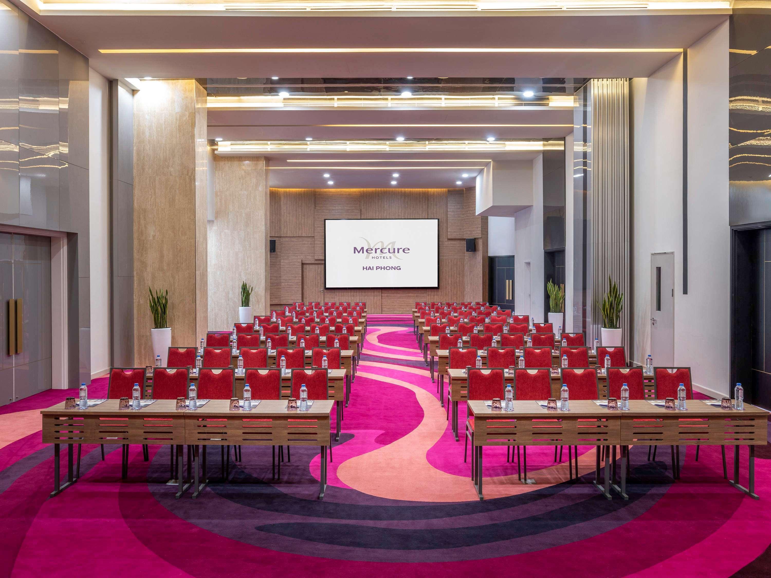 Mercure Phong Hotel