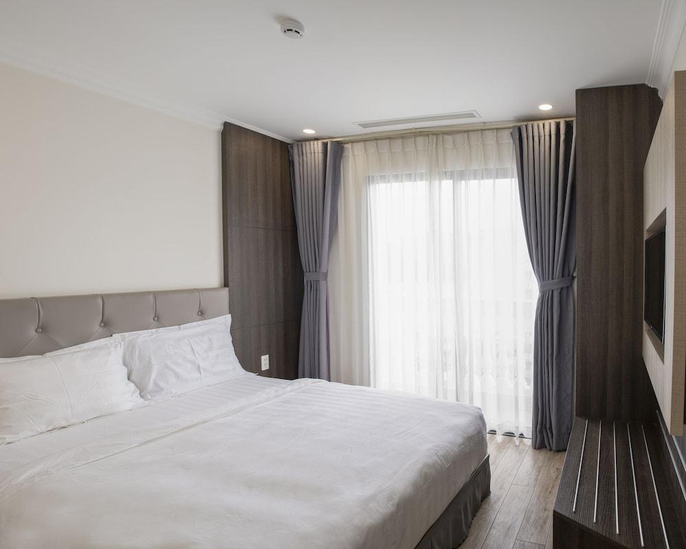Seven Seas Hotel