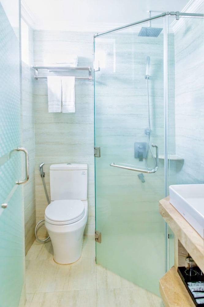 Seven Seas Hotel 3*