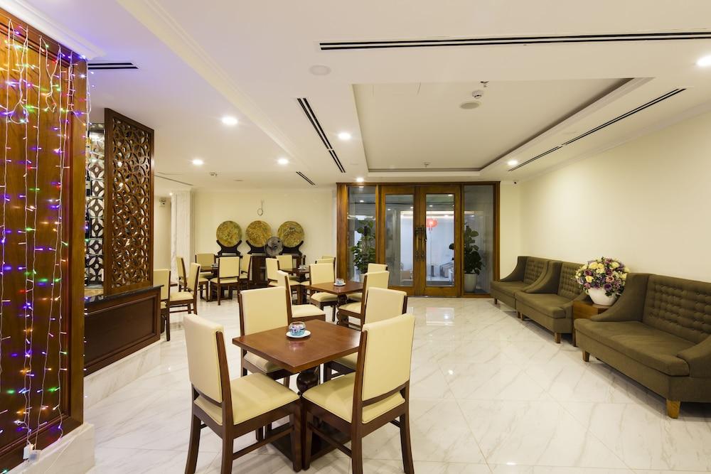 Apus Hotel 4*