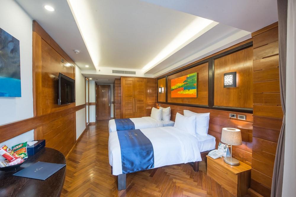 Bay & Restaurant Hotel Hanoi