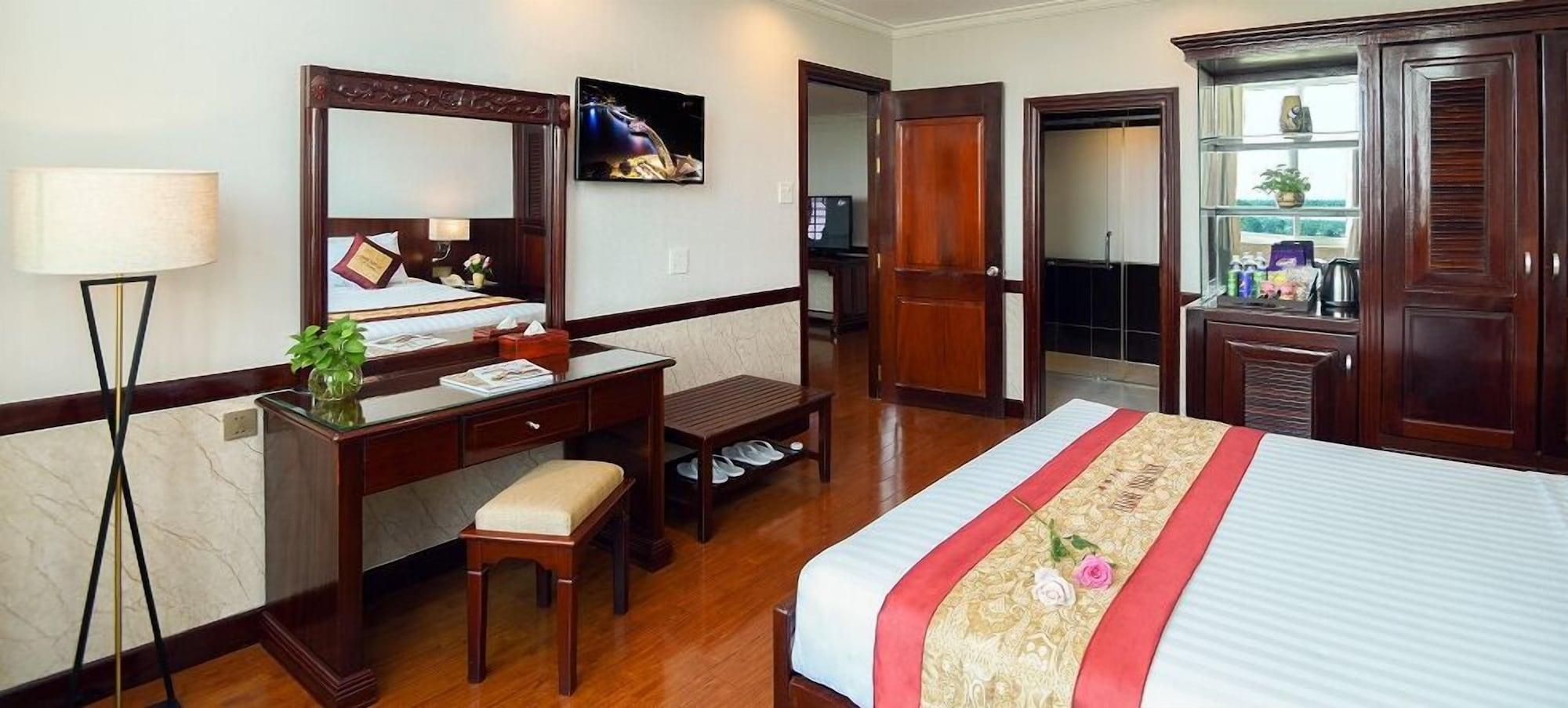 Phat Riverside 4*