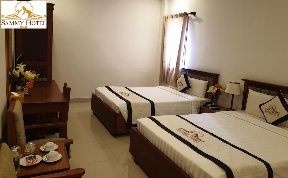 Sammy Hotel