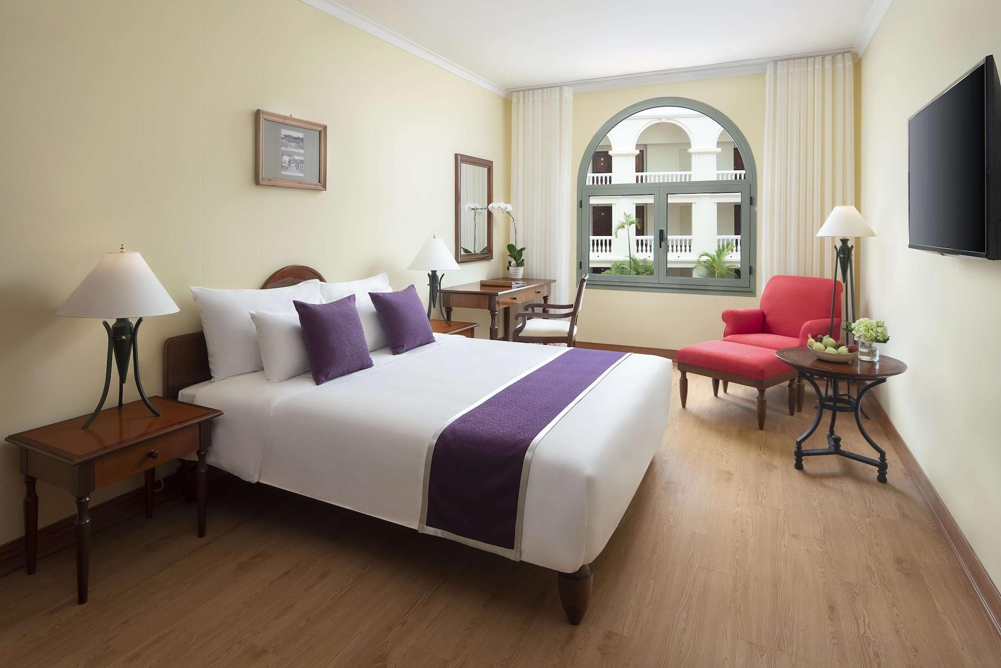 Avani Phong Harbour View Hotel