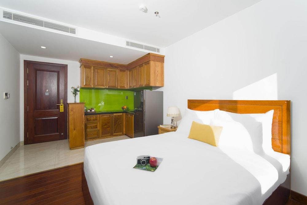 Sunny Ocean & Hotel 4*