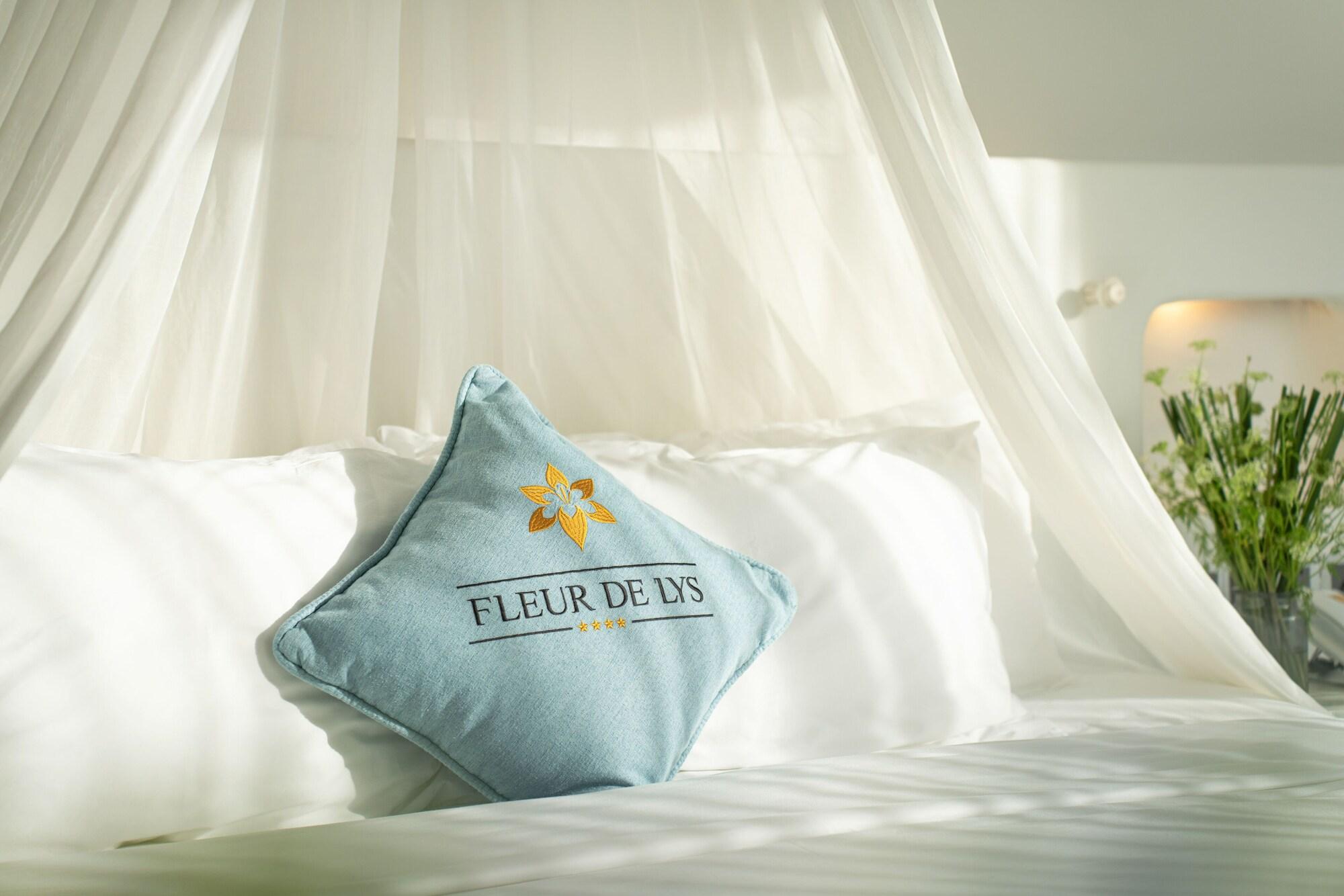 Resort Fleur De Lys & Long