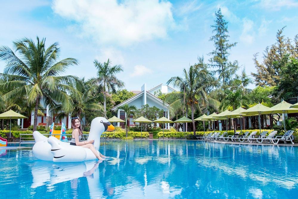 Carmelina Resort 4*