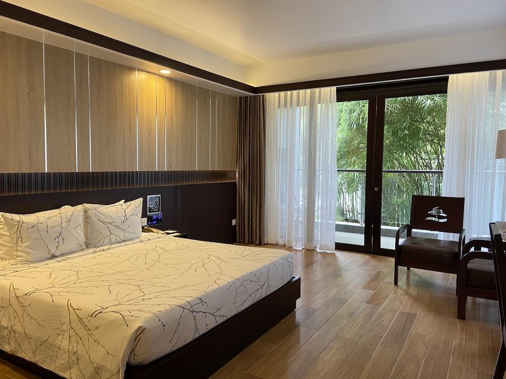 Carmelina 4*