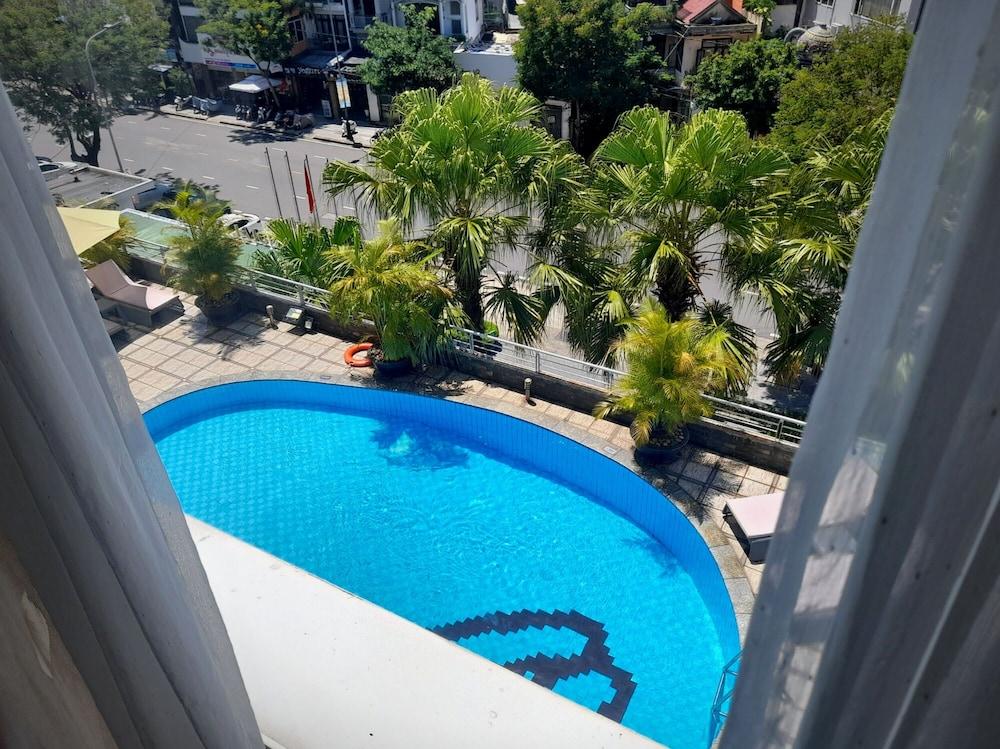 Mondial Hotel 4*