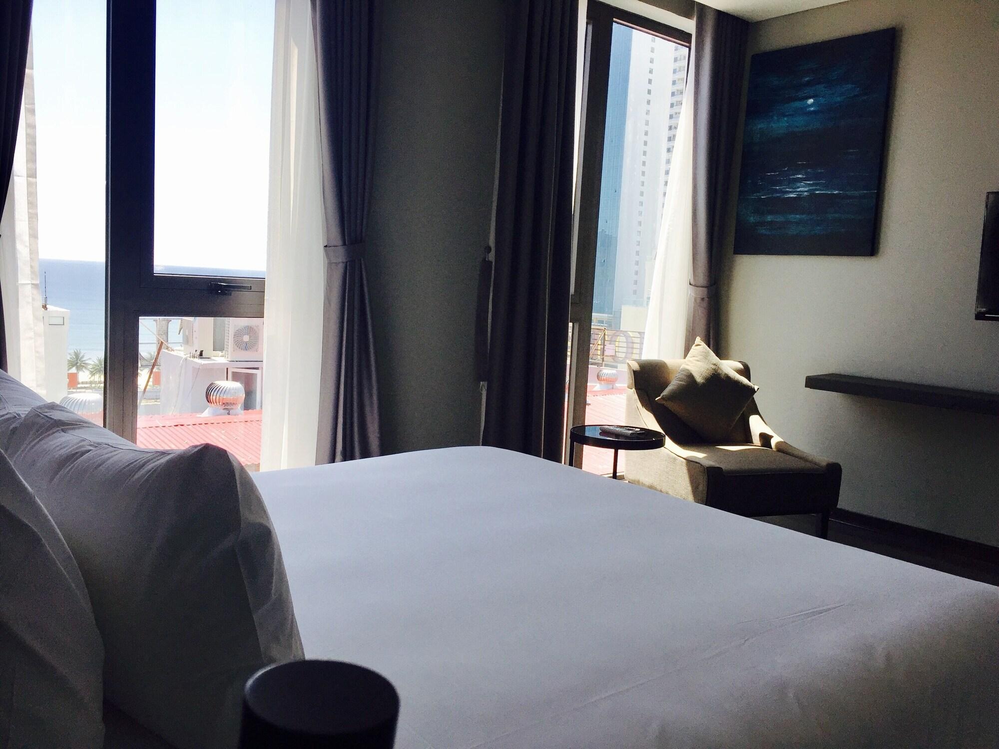 Hotel Grand Ocean Luxury Boutique - Infinity Rooftop Pool 4*