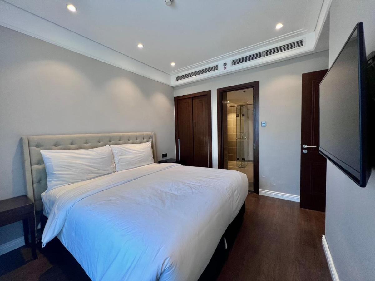 Luxury Apartment *