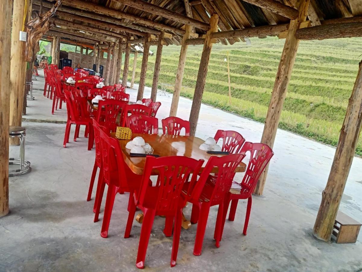 Nhà khách Hmong Wooden