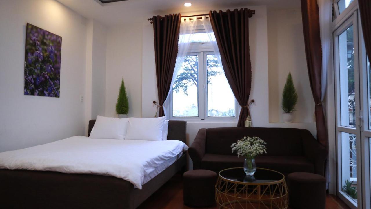 Flora Hotel