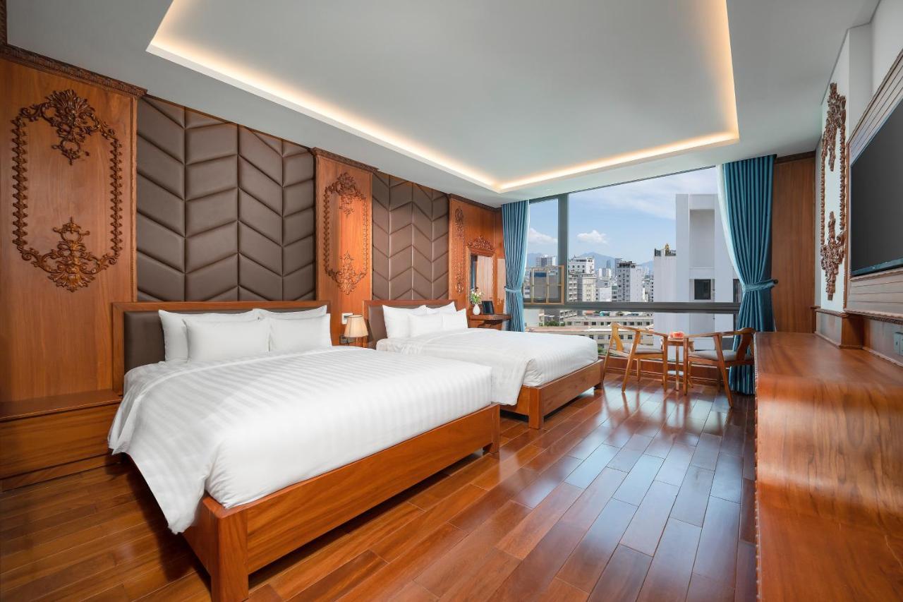 Monalisa Luxury Hotel 4*