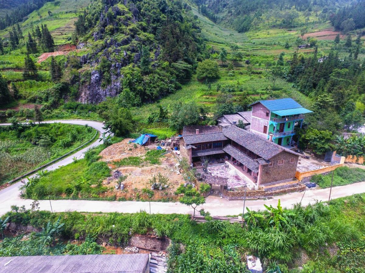 Khách sạn Dinh Da H'mong - Karsterly Rock Đồng Văn