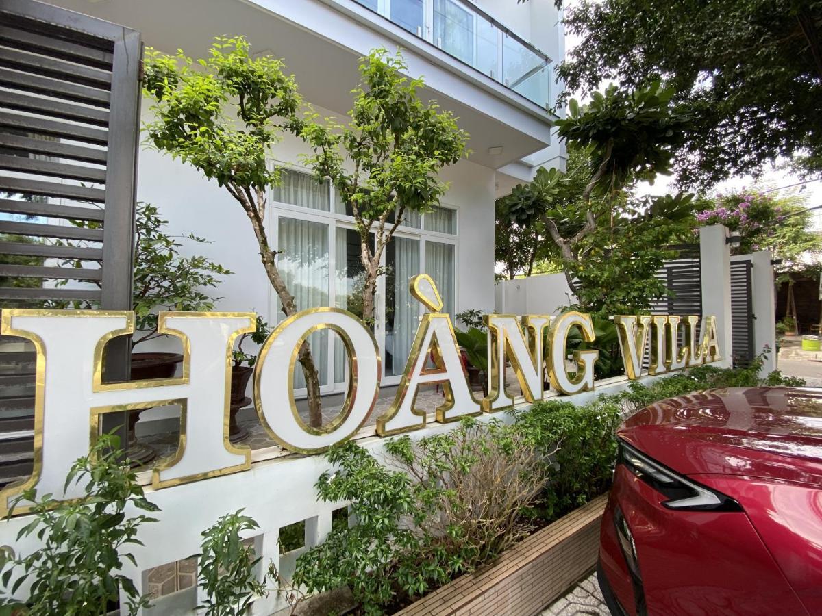 Hoang *