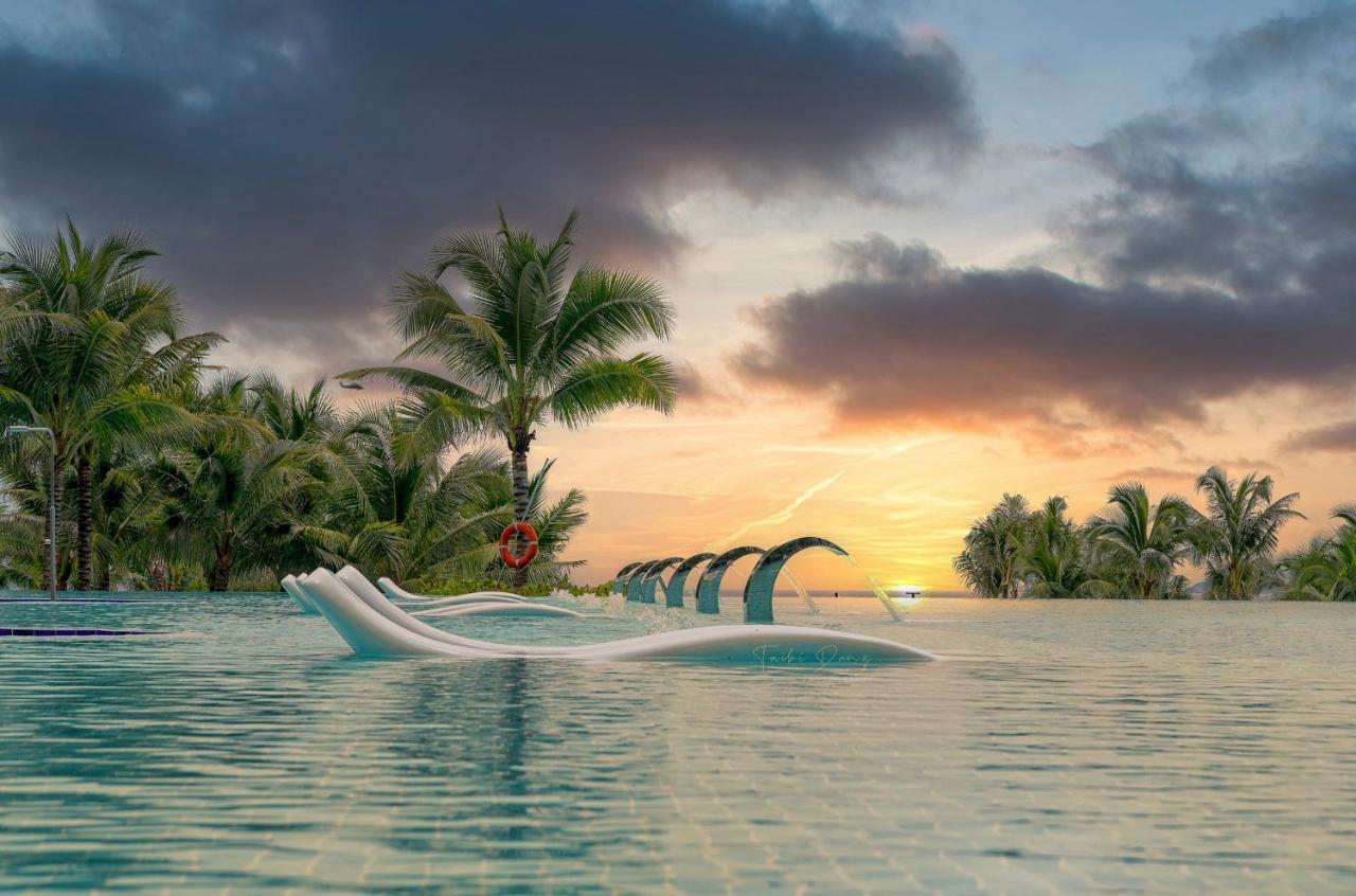 Hotel Rosemary Premier Beachfront @ Bai Dai Beach, Cam Ranh
