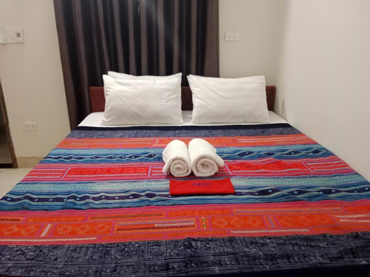 Yolo House And Loop Tours Hotel