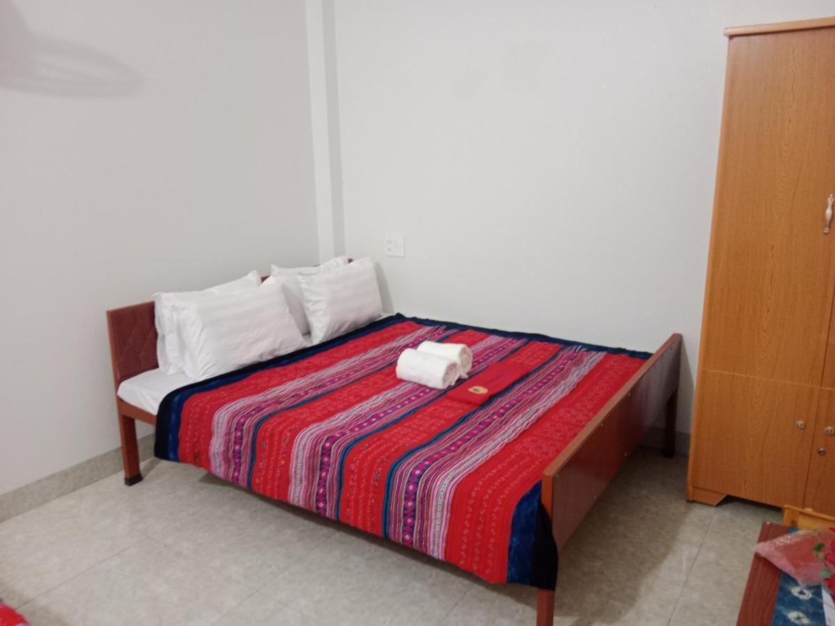 Yolo House And Loop Tours Khách sạn 3*