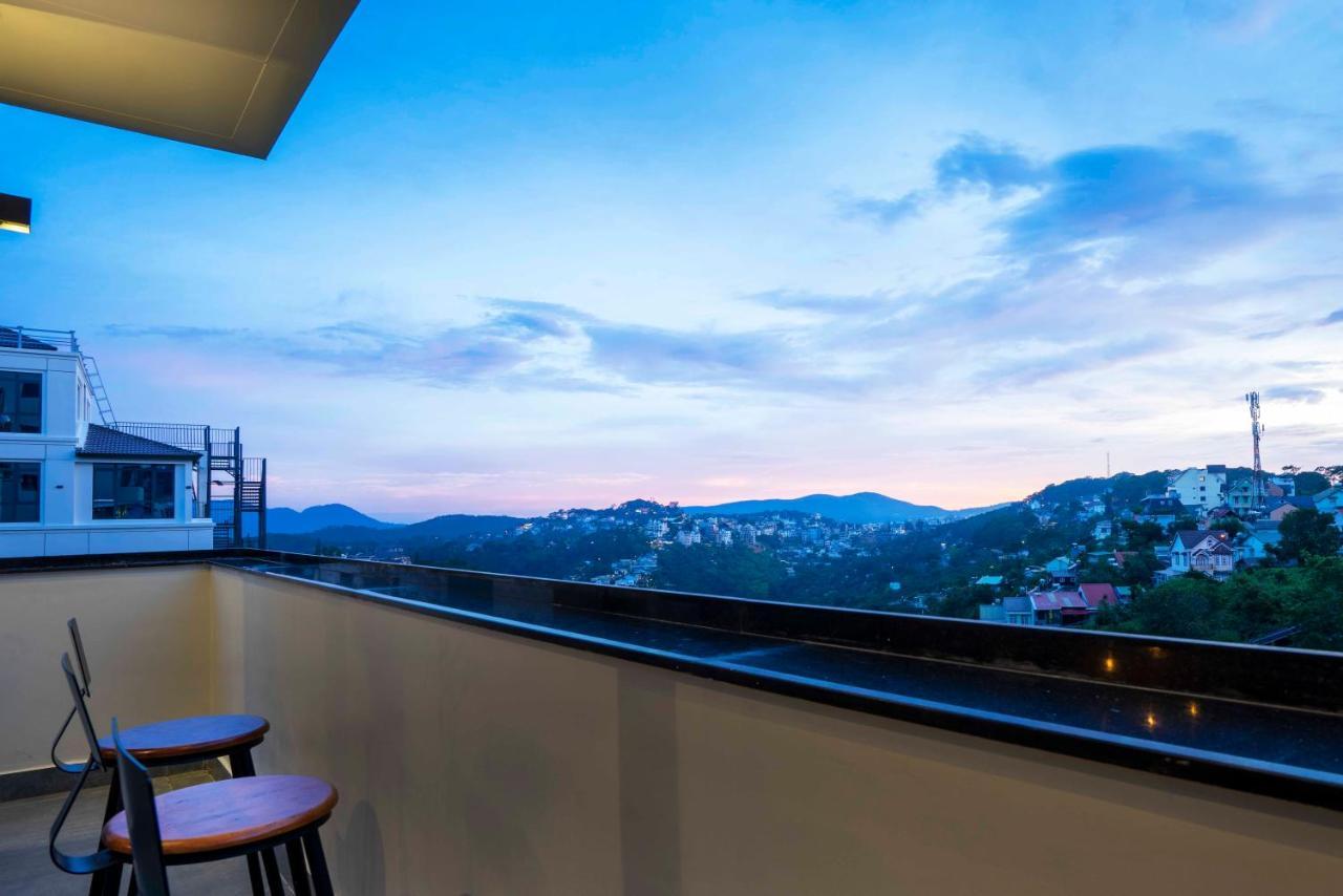 Meek - And Coffee Da Lat
