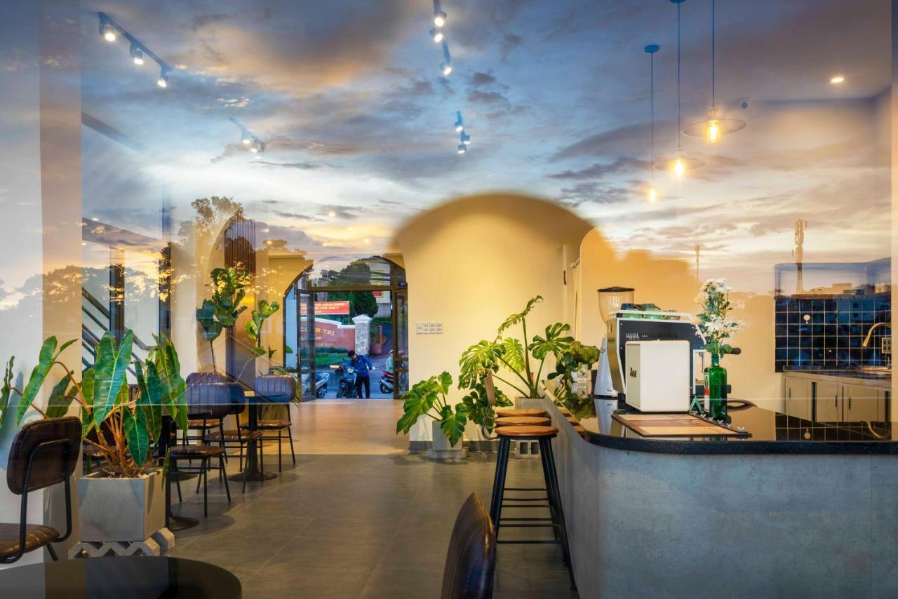 Meek - And Coffee Da Lat