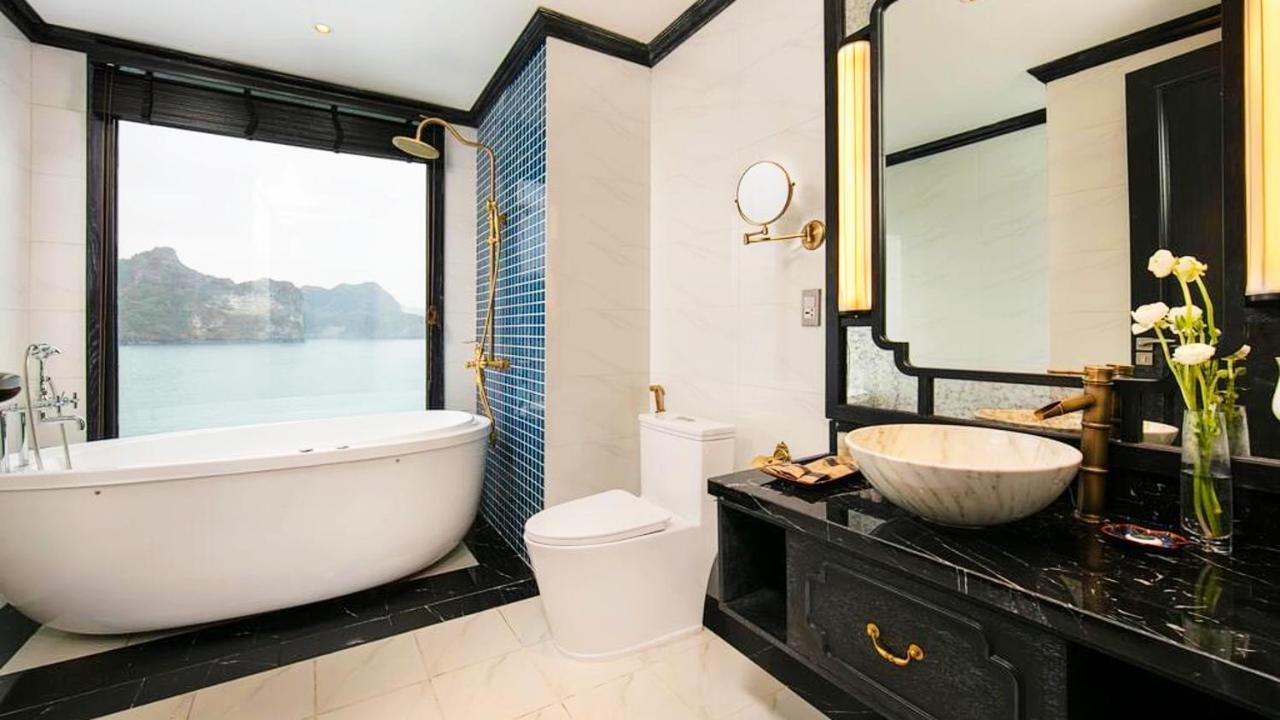  Lotus Elegance Cruise 5*