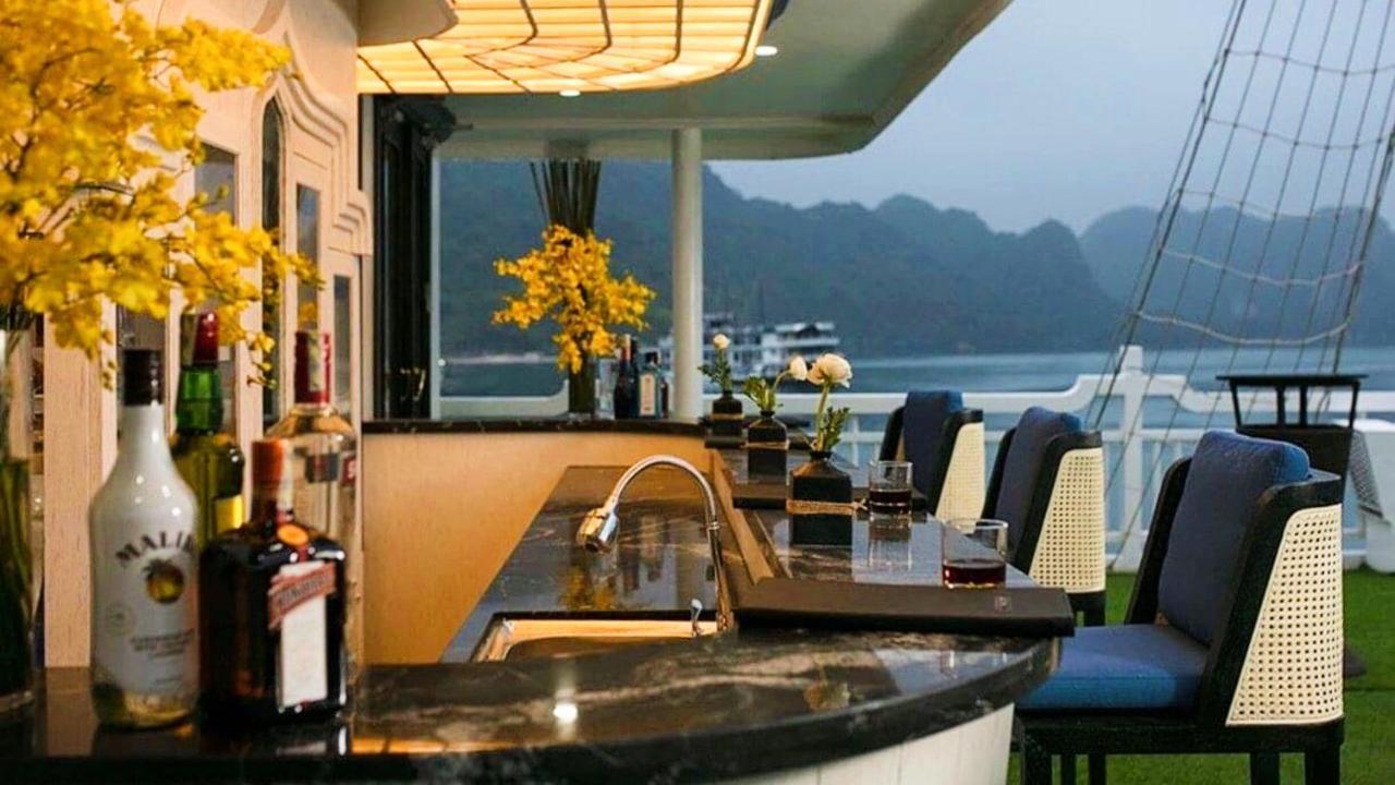 Lotus Elegance Cruise  Hạ Long