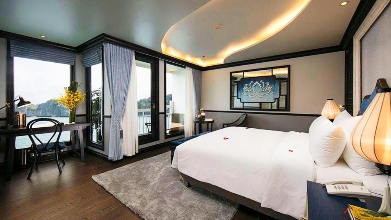 Lotus Elegance Cruise 5* Hạ Long