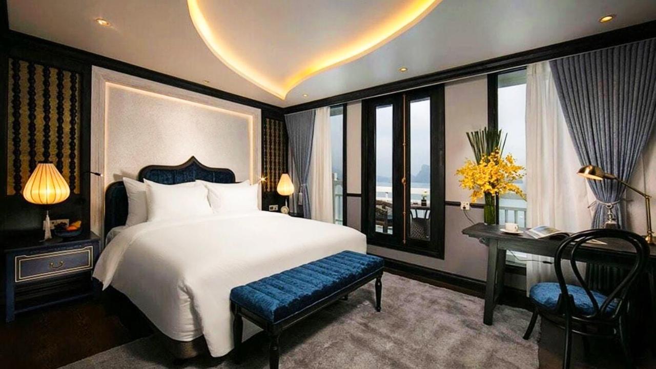 Lotus Elegance Cruise Hạ Long