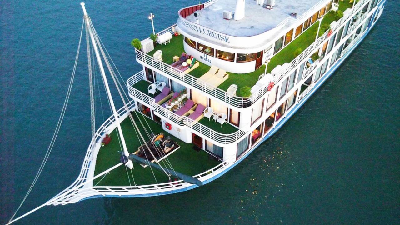 Lotus Elegance Cruise Hạ Long
