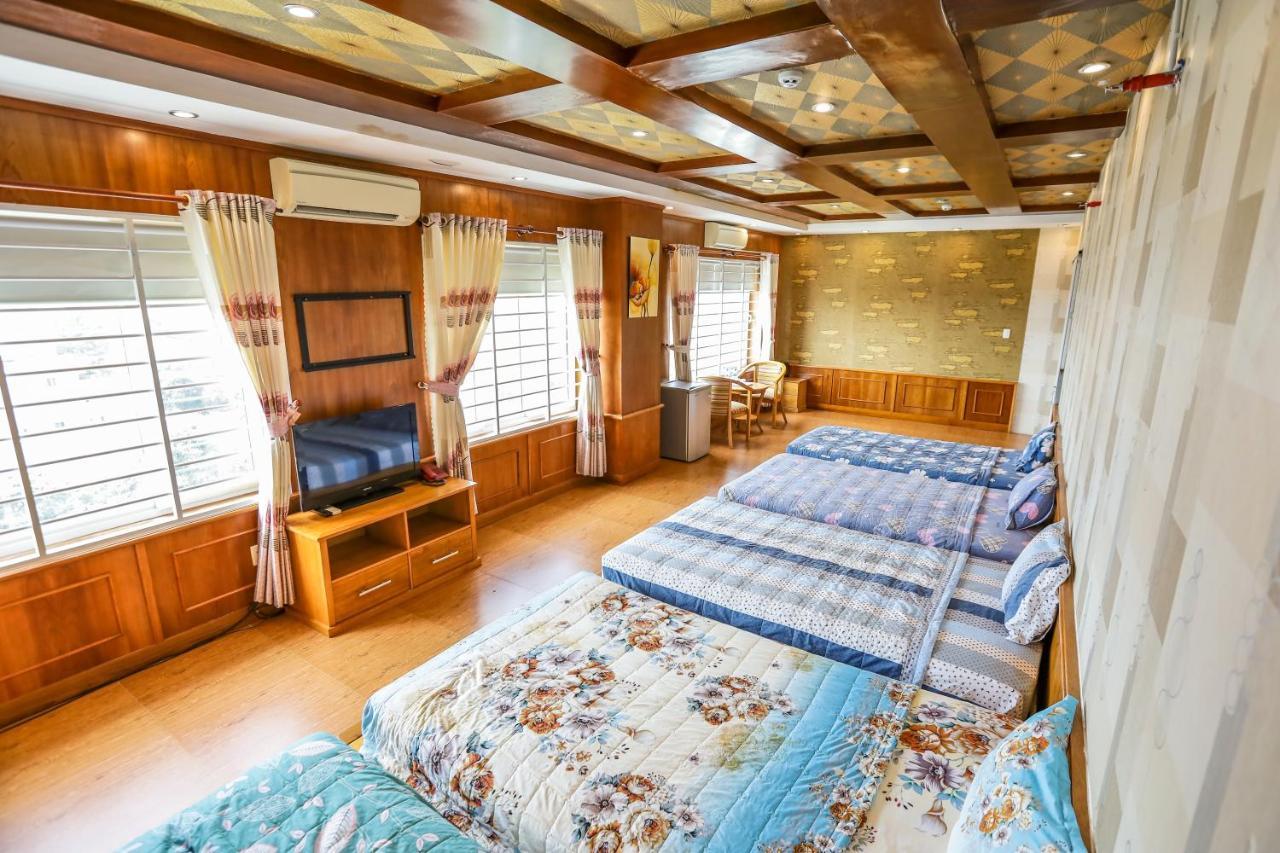 Hotel Caroline Sea *
