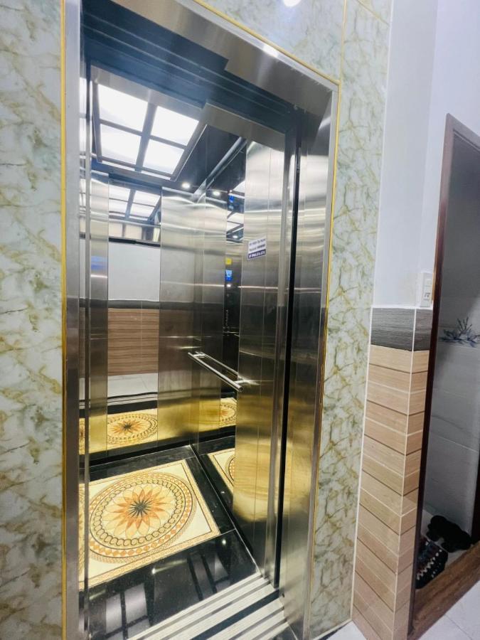 Nhan Tay Hotel