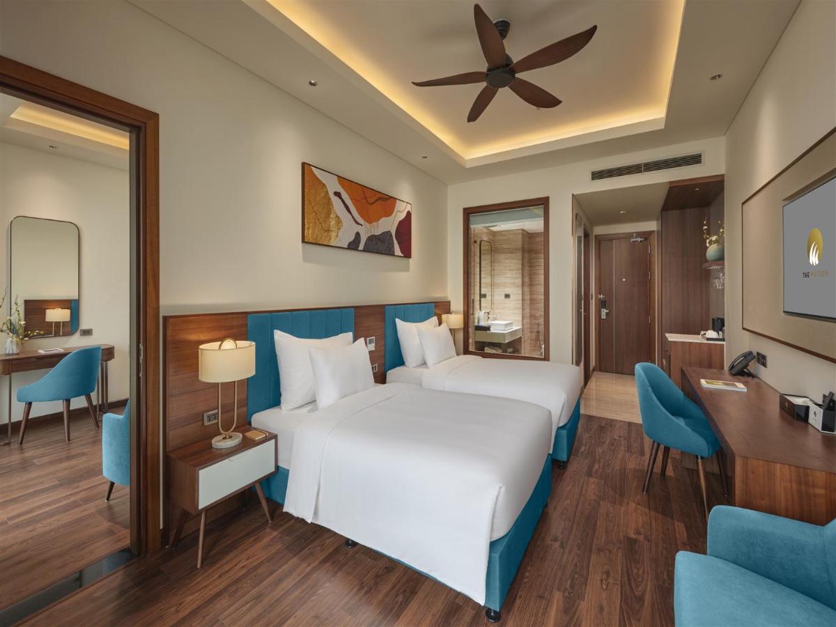 Khách sạn The Watson Premium Halong Hạ Long