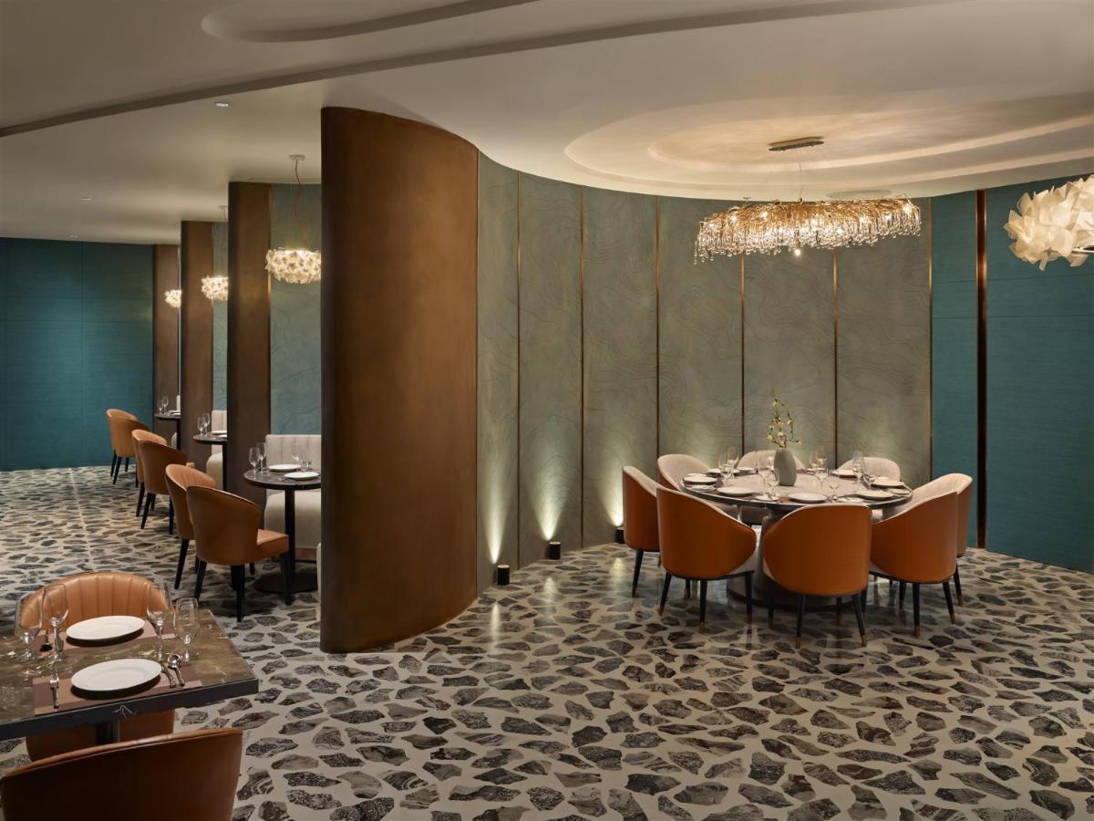Khách sạn The Watson Premium Halong 5*
