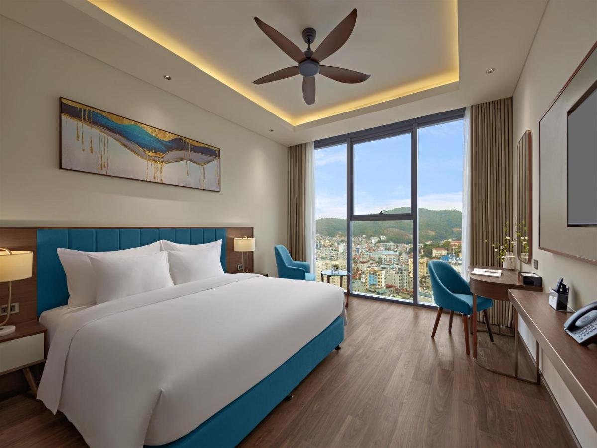 The Watson Premium Halong Khách sạn 5*