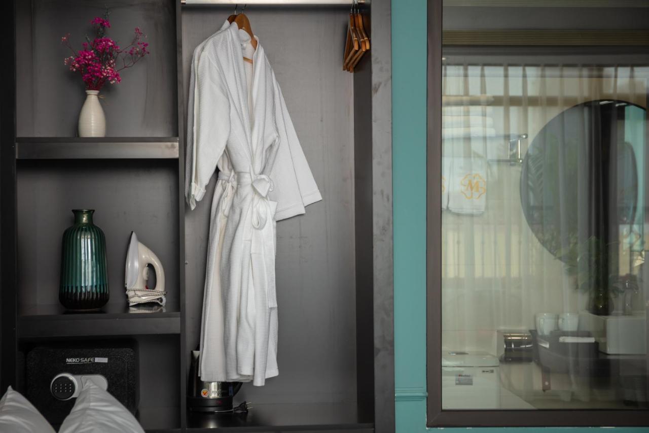 Madelise Palace & Travel Khách sạn 4*