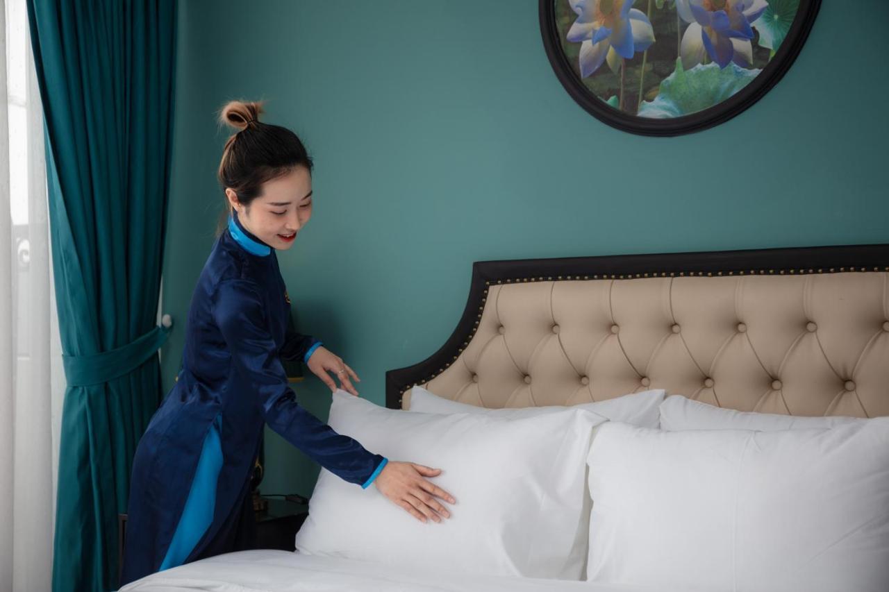 Madelise Palace & Travel Khách sạn 4*