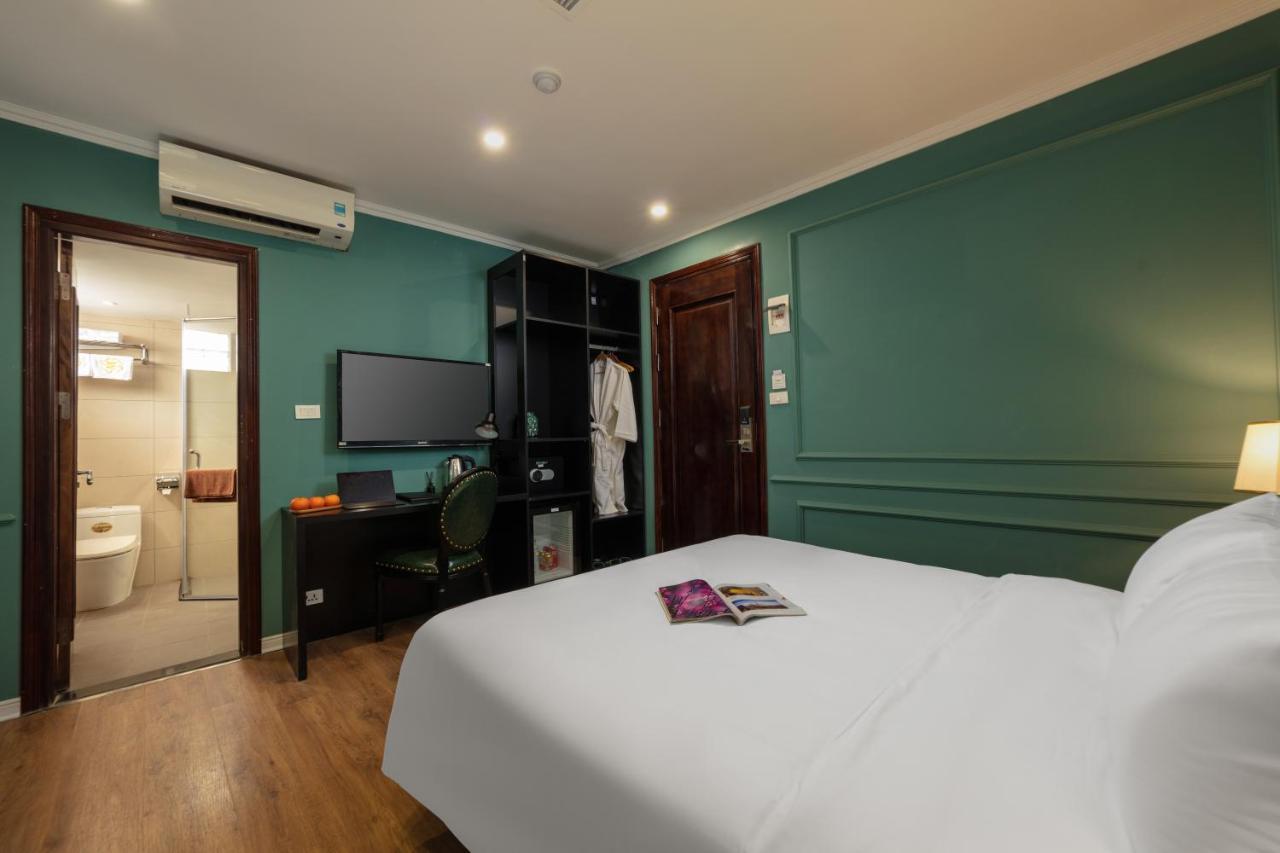 Khách sạn Madelise Palace & Travel 4*