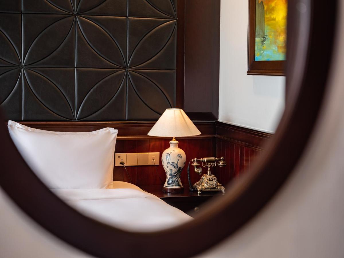 Aqua Of The Seas Cruise Halong 5* Hạ Long