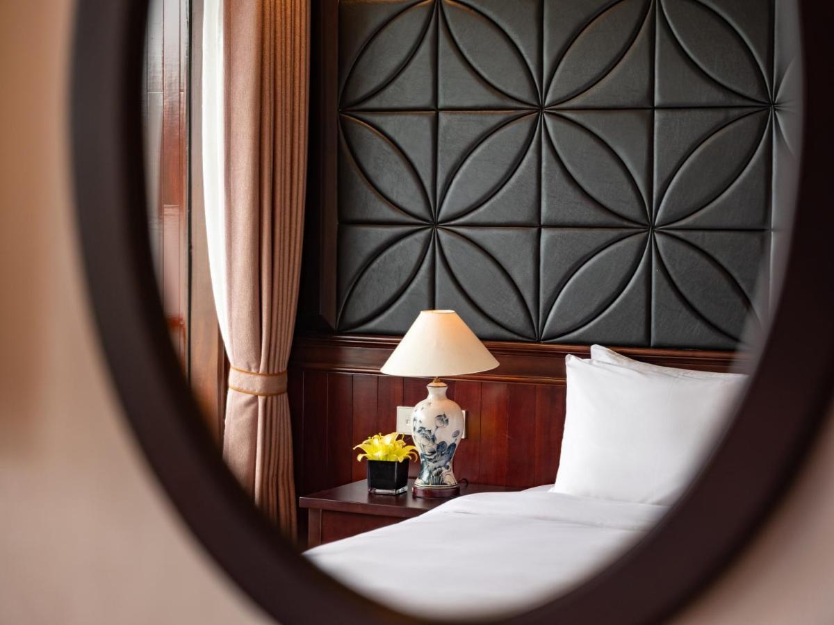 Aqua Of The Seas Cruise Halong  Hạ Long